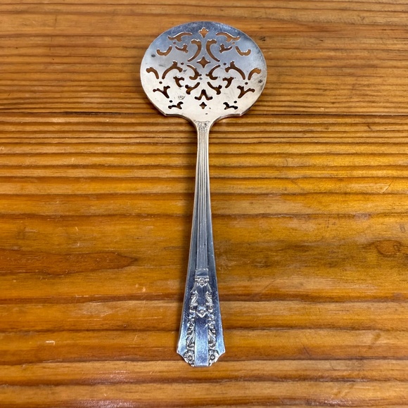 Vintage Wm. A. Rogers Silverplate Pastry Server | Oneida LTD - Picture 6 of 12